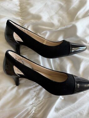 Life Stride Black Kitten Heels